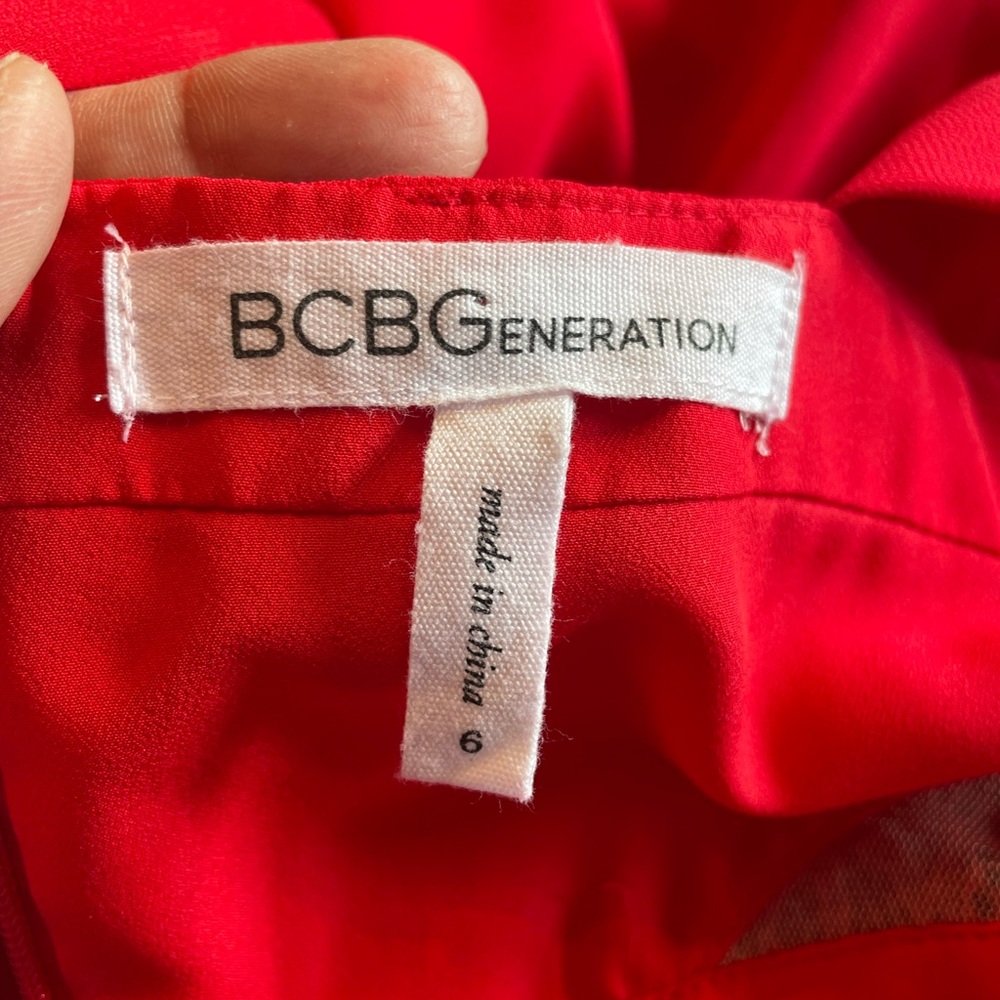 BCBGeneration Red Glamour Cutout Halter Chiffon EveningGown – Lace Detail Size 6 - Picture 9 of 12